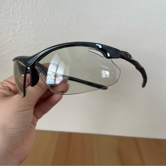 Tifosi Optics Tyrant 2.0 Multi-Sport Gunmetal Fototec Sunglasses with Case - Picture 9 of 9